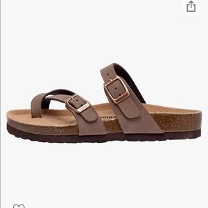 Cushionare brown sandal size 7 1/2